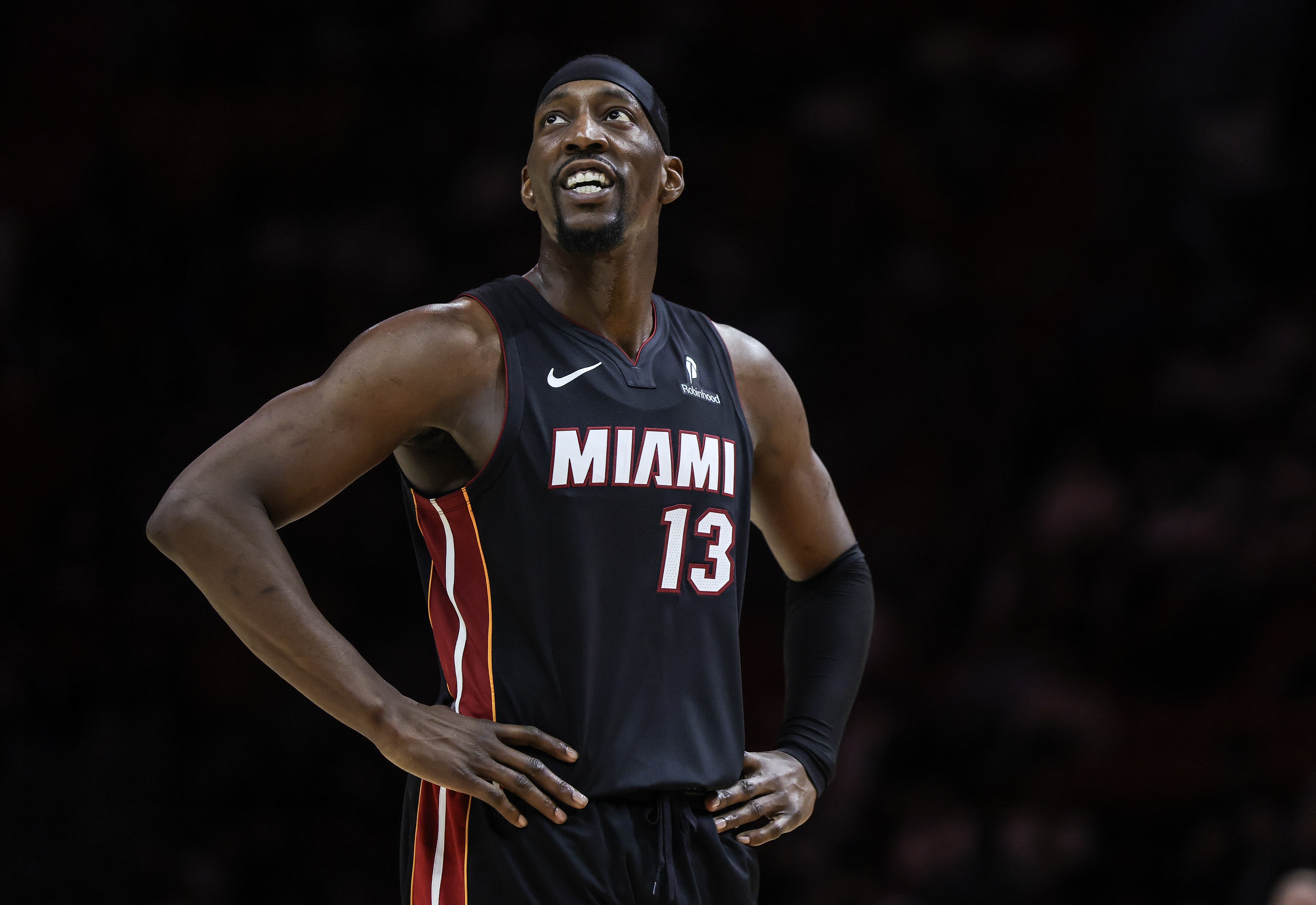 体育平台-人们想让你道歉？阿德巴约：因为他们认为我不是得分手&amp;罚球太多